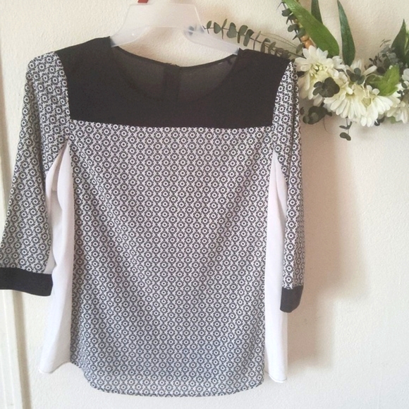 Women black and white chiffon blouse - Picture 2 of 3